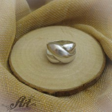 Сребърен пръстен без камъни R-506