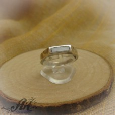 Сребърен пръстен с естествен камък " Бял седеф" R-102