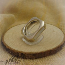 Сребърен пръстен с естествен камък " Бял седеф" R-141