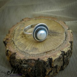  Сребърен пръстен с перла R-674