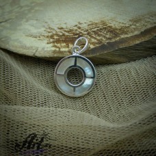 Сребърен медальон с бял седеф  P-0321