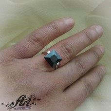 Сребърен дамски пръстен с цирконий R-088
