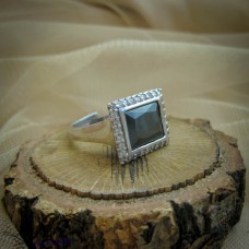 Сребърен дамски пръстен с цирконий R-283