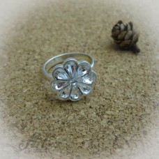 Сребърен дамски пръстен с камъни Swarovski  "Цвете" R-478